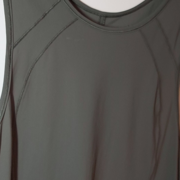 lululemon sage green tank top - Picture 2 of 5